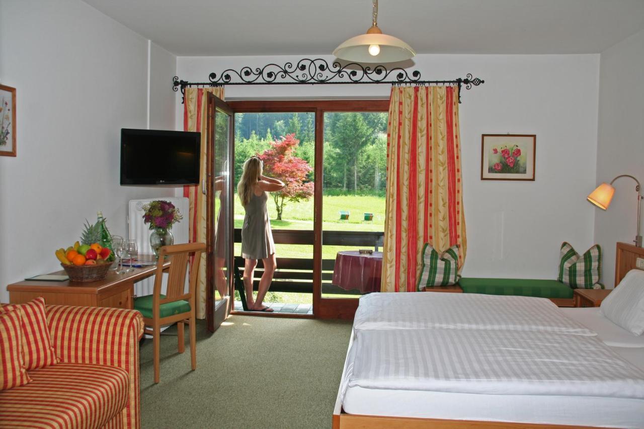 Hotel Garni Pension Zur Wacht Strobl Exterior photo
