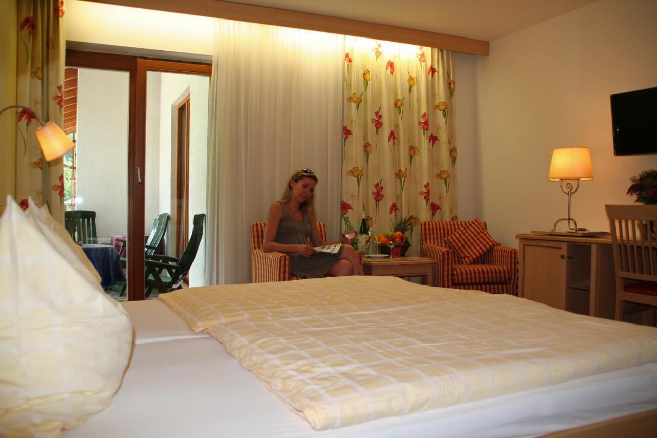 Hotel Garni Pension Zur Wacht Strobl Exterior photo