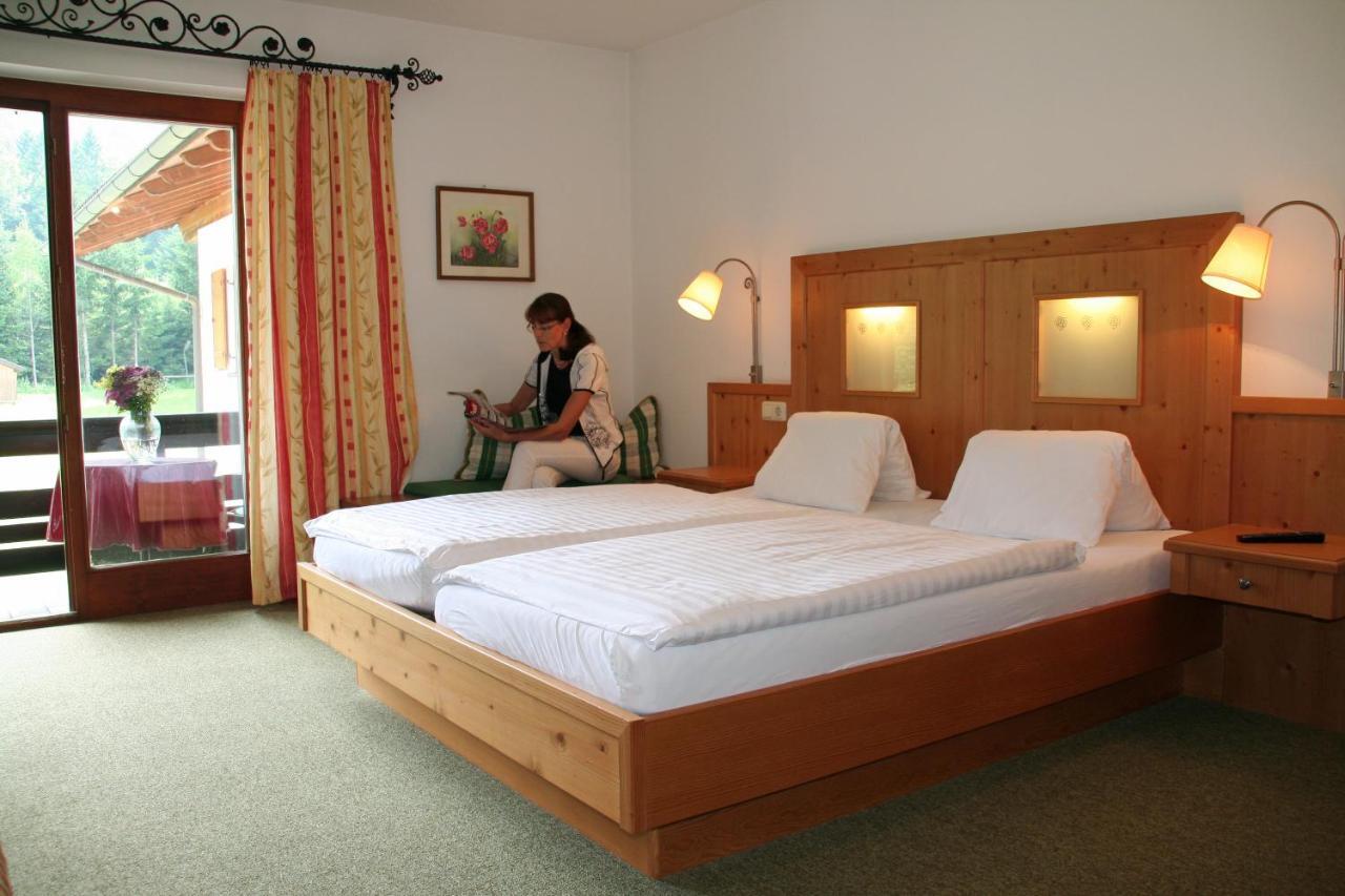 Hotel Garni Pension Zur Wacht Strobl Exterior photo